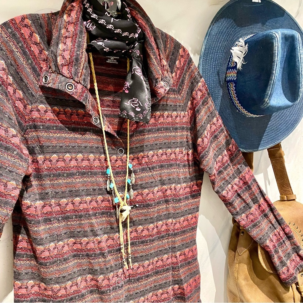 Southwestern Woolrich multifunctional top/cardi w country equestrian vibe